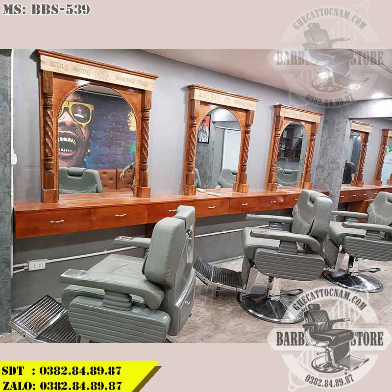 Ghế Barber BBS-539 bản màu xám tại tiệm hớt tóc